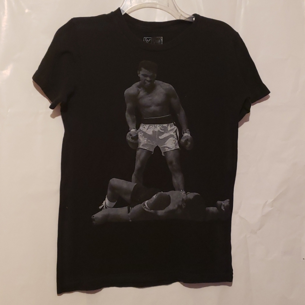 Ali graphic tshirt